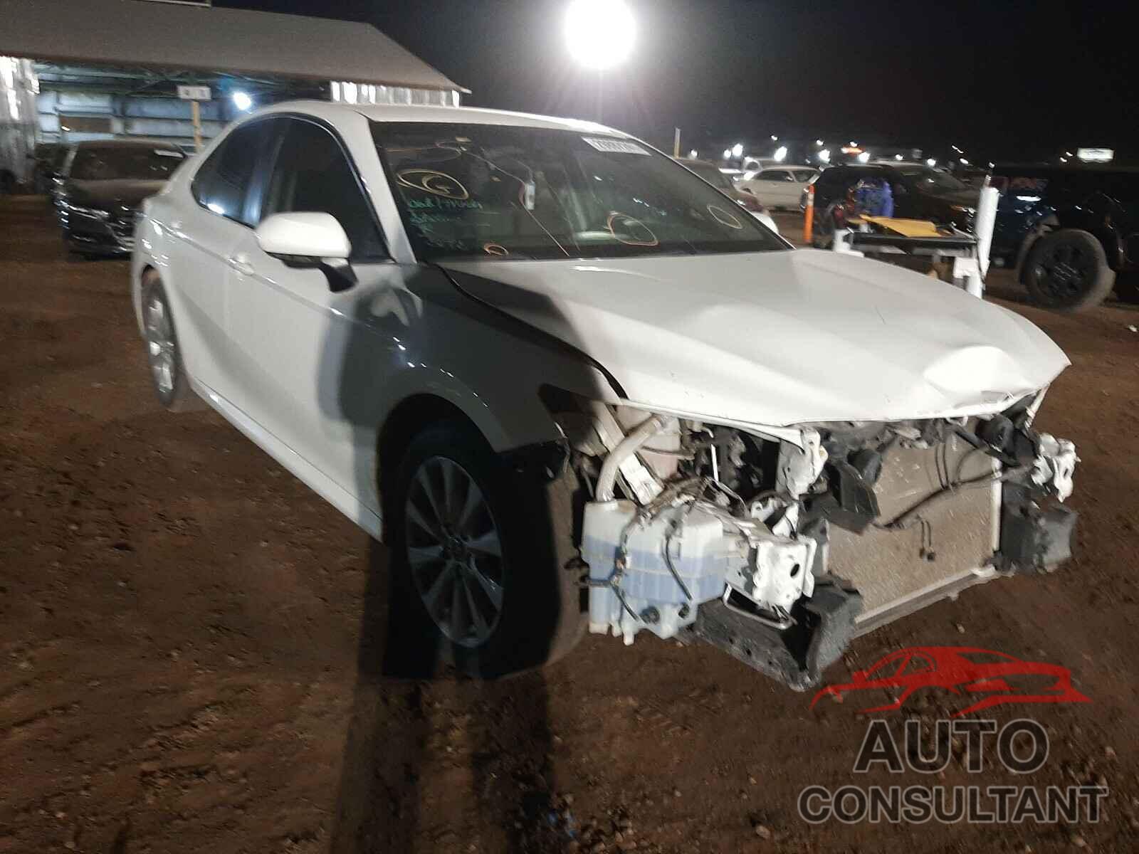 TOYOTA CAMRY 2018 - 4T1B11HK0JU524725