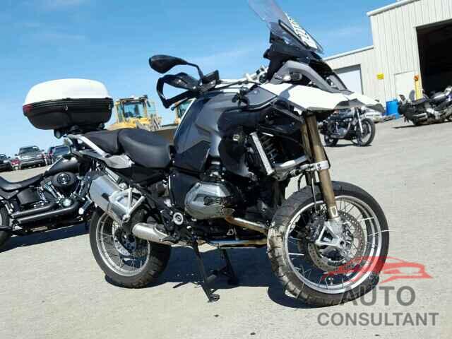 BMW MOTORCYCLE 2015 - WB10A1106FZ188140