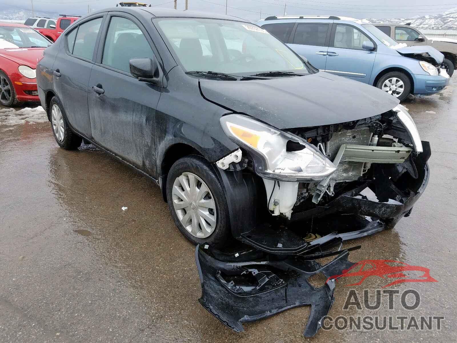 NISSAN VERSA 2019 - JF2SJAJC5JH401536