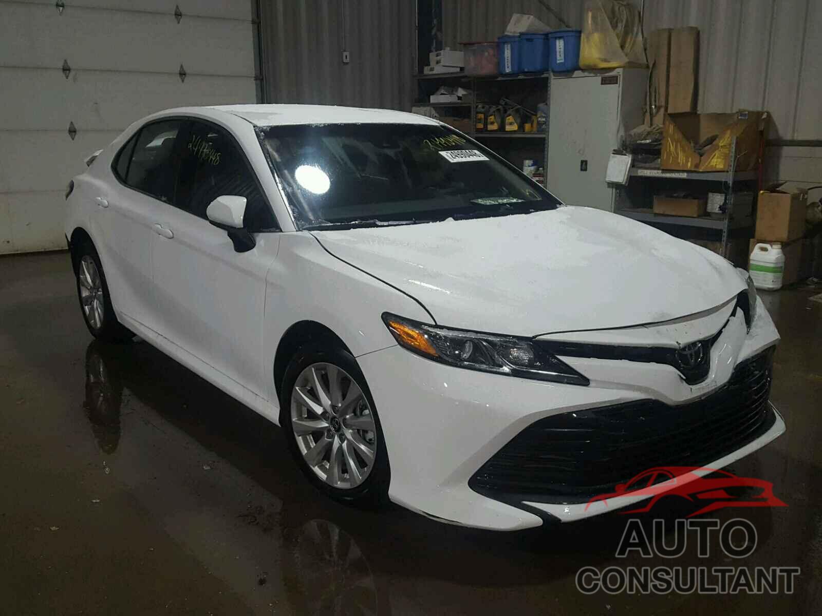 TOYOTA CAMRY 2018 - 4T1B11HK4JU017021