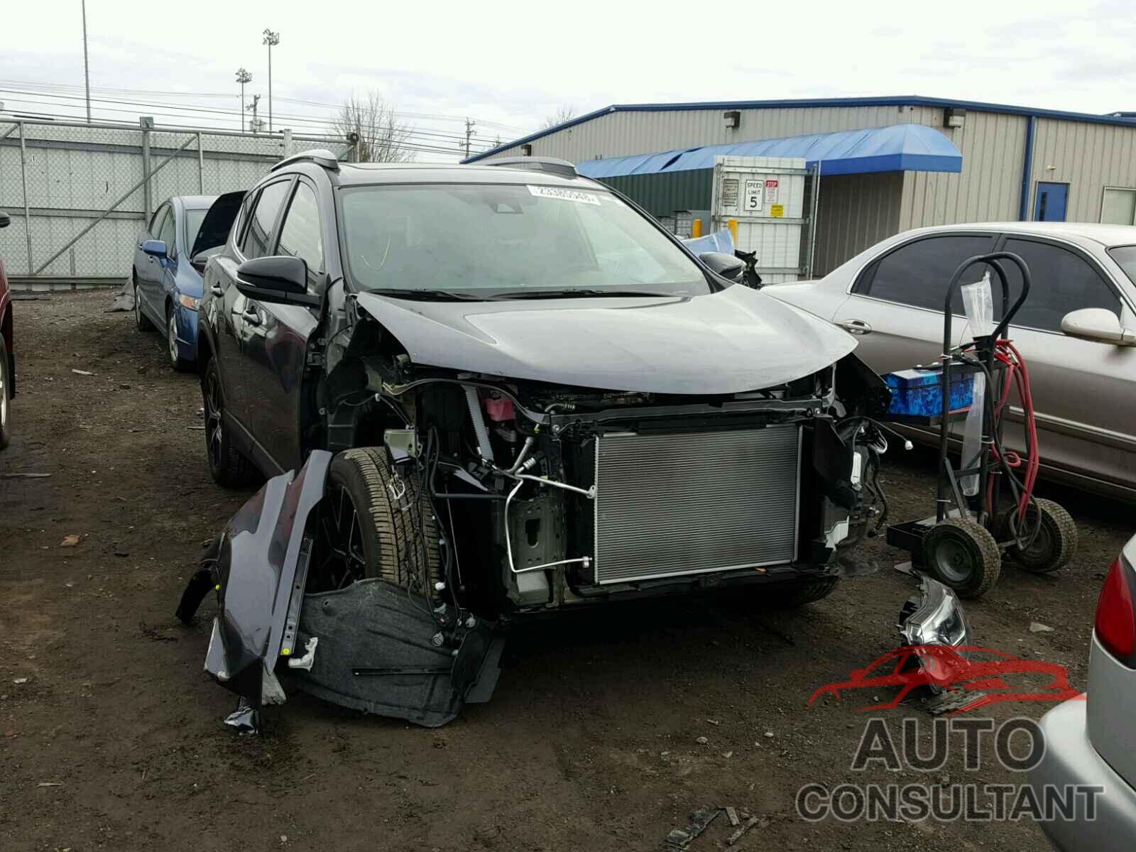 TOYOTA RAV4 2017 - JTMJFREV1HD203575
