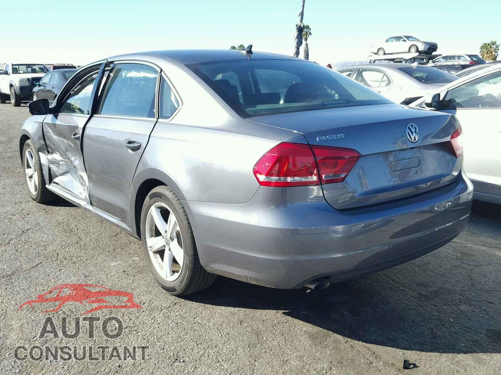 VOLKSWAGEN PASSAT 2015 - 1VWAT7A37FC083976