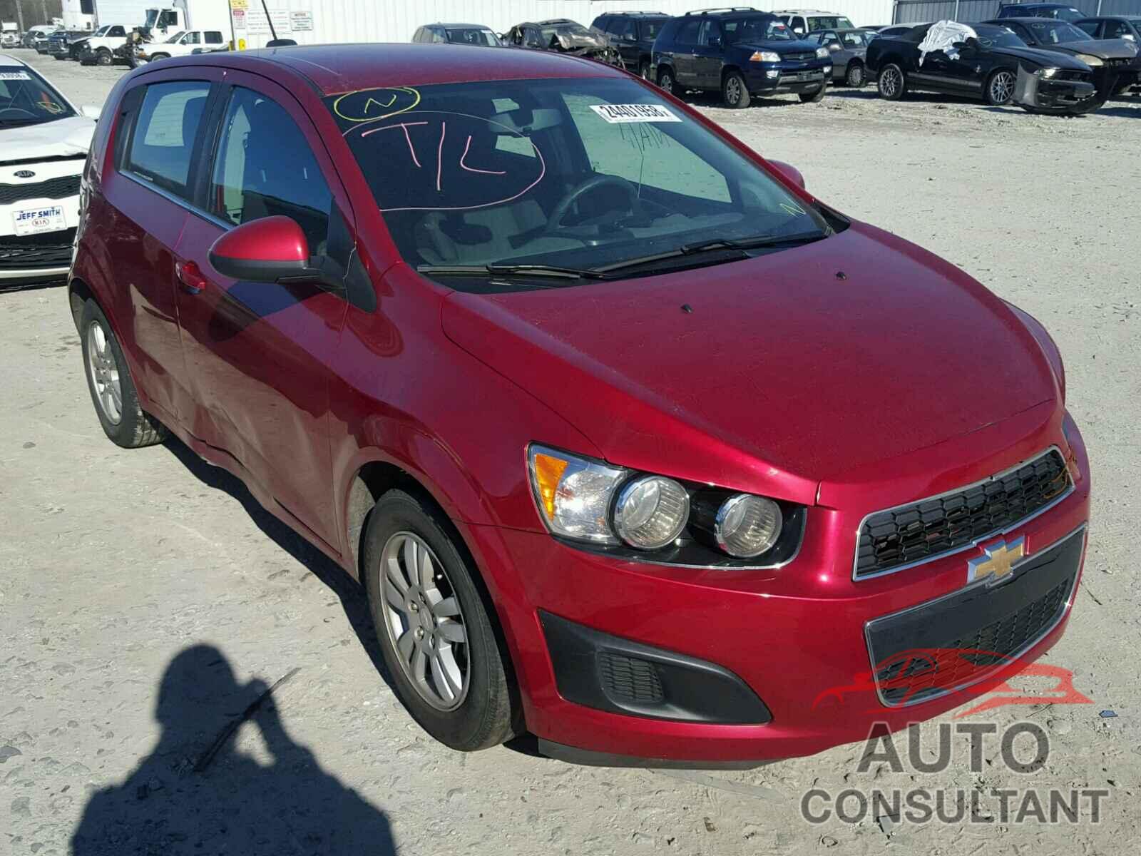 CHEVROLET SONIC 2015 - 1G1JC6SH4F4132657