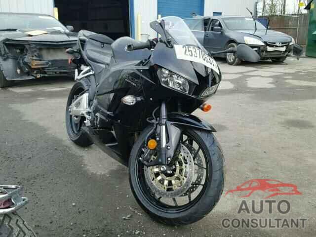 HONDA CBR CYCLE 2015 - JH2PC4001FK800520