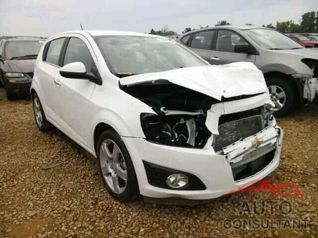 CHEVROLET SONIC 2015 - 1G1JE6SB9F4109011