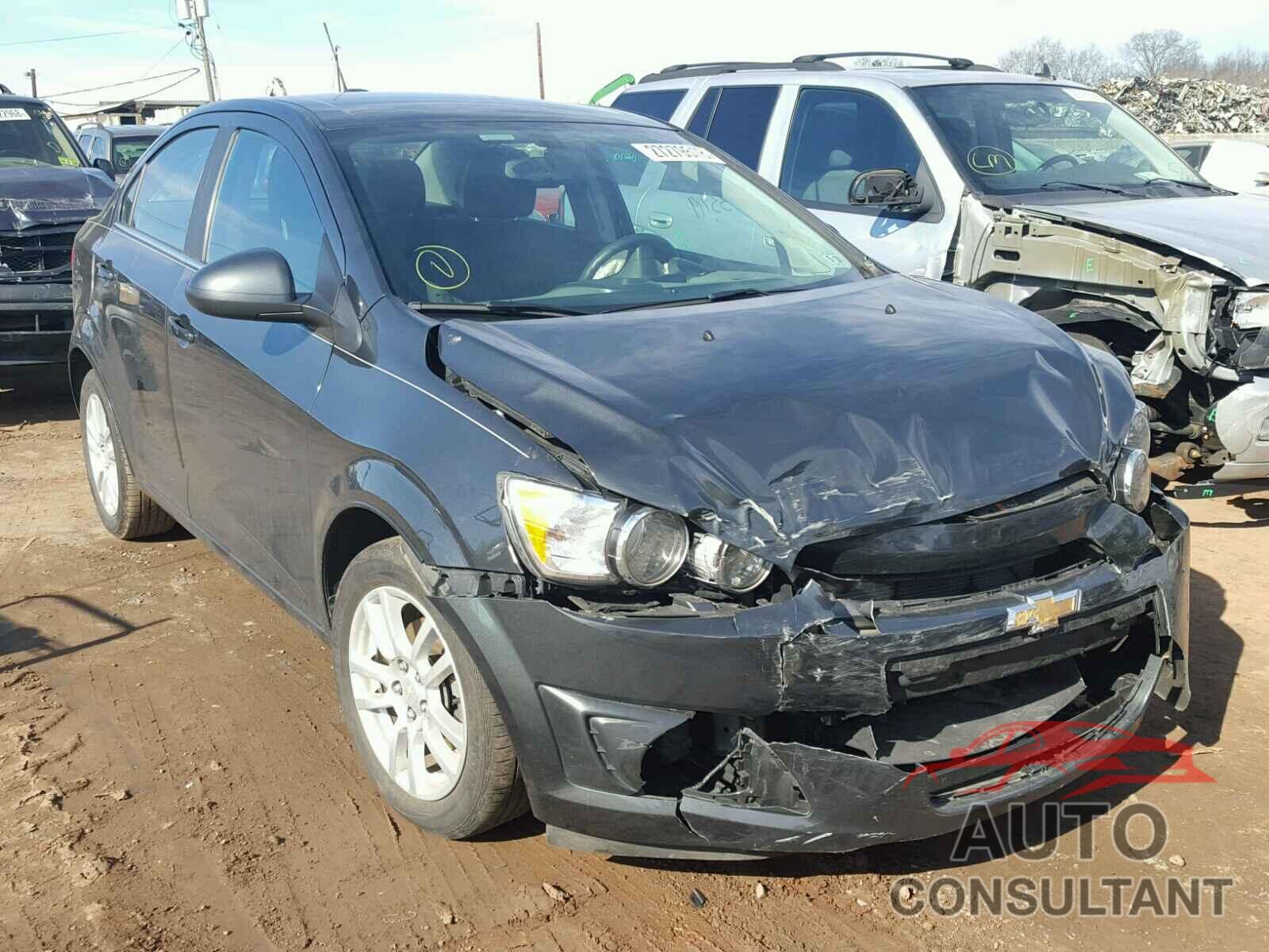 CHEVROLET SONIC 2015 - 1G1JC5SG7F4130936