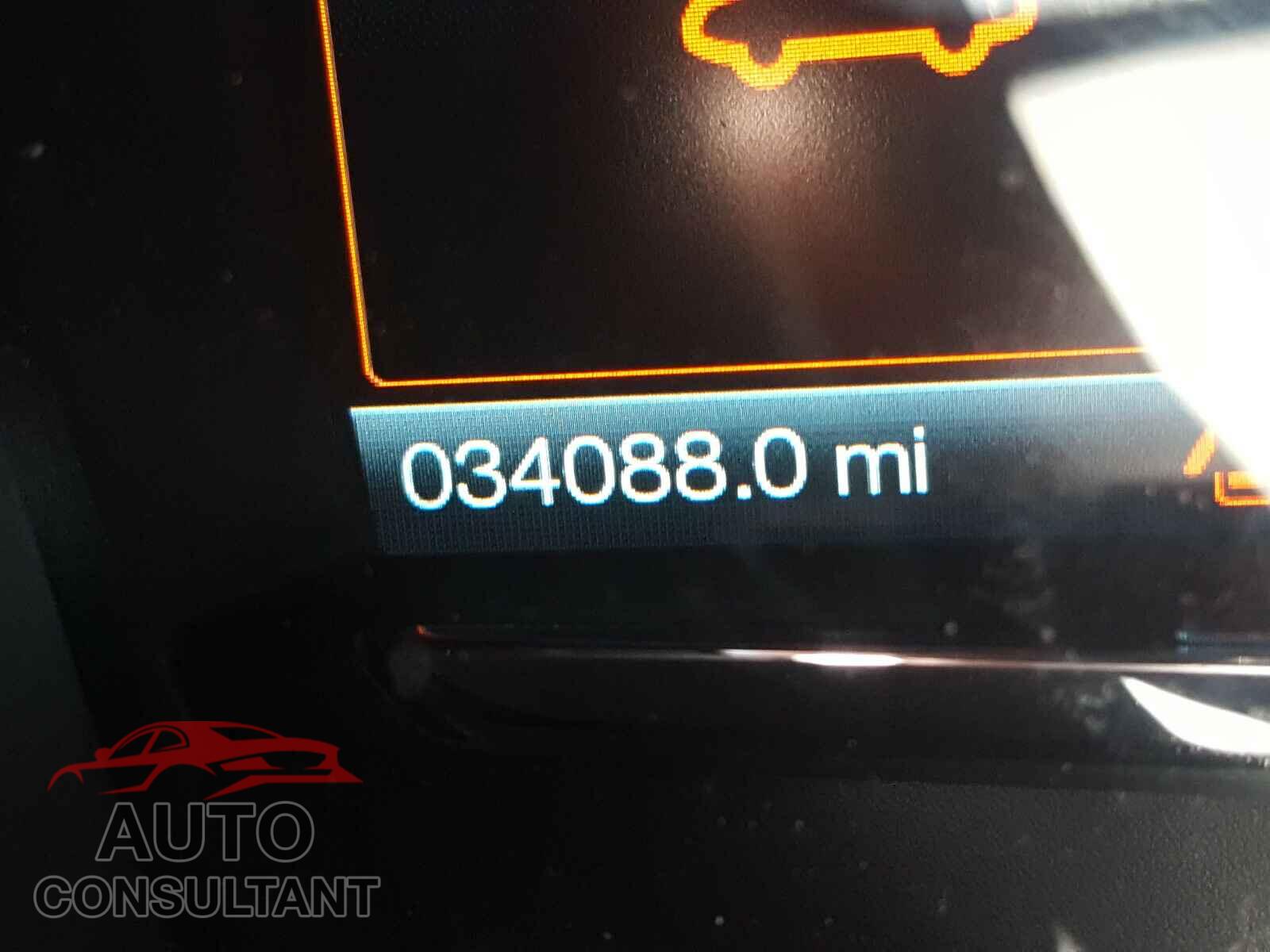 FORD TAURUS 2018 - 1FAHP2E82JG142275