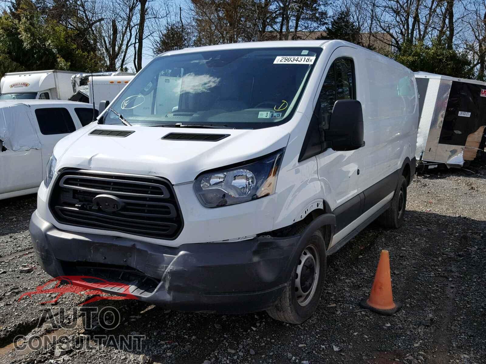 FORD TRANSIT CO 2017 - 1FTYR1YG7HKA98556