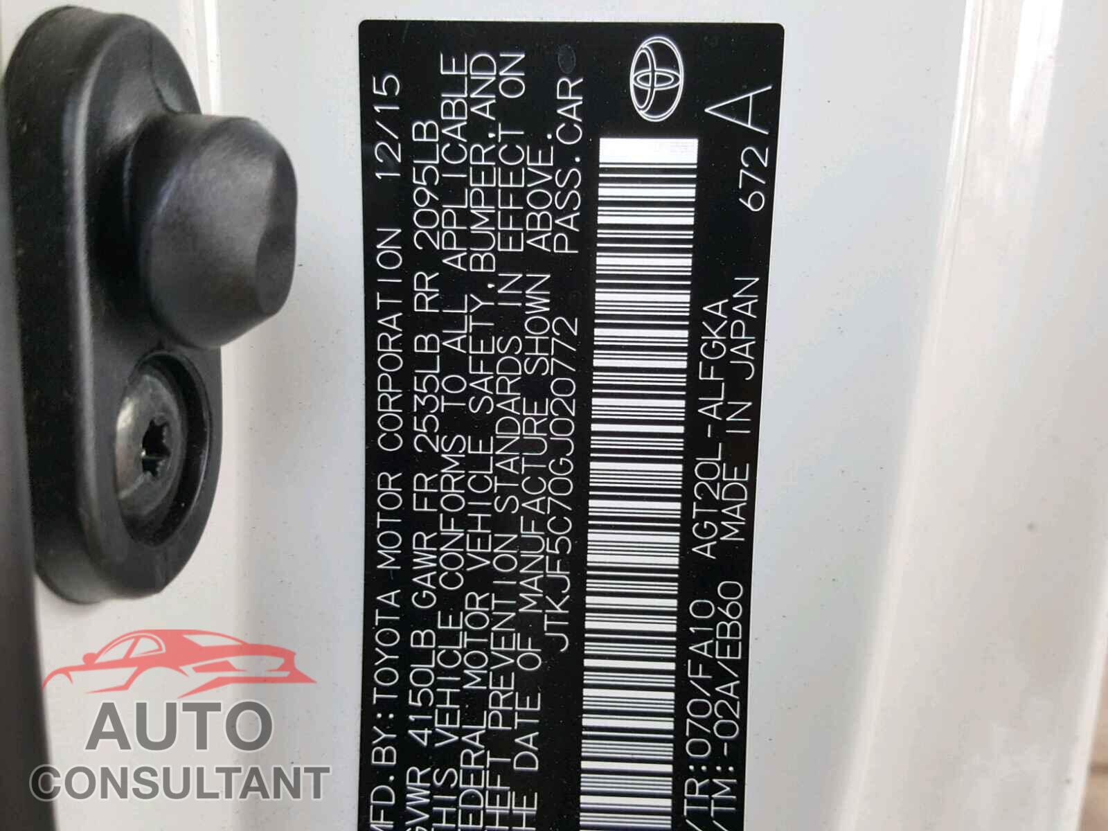 TOYOTA SCION 2016 - JTKJF5C70GJ020772