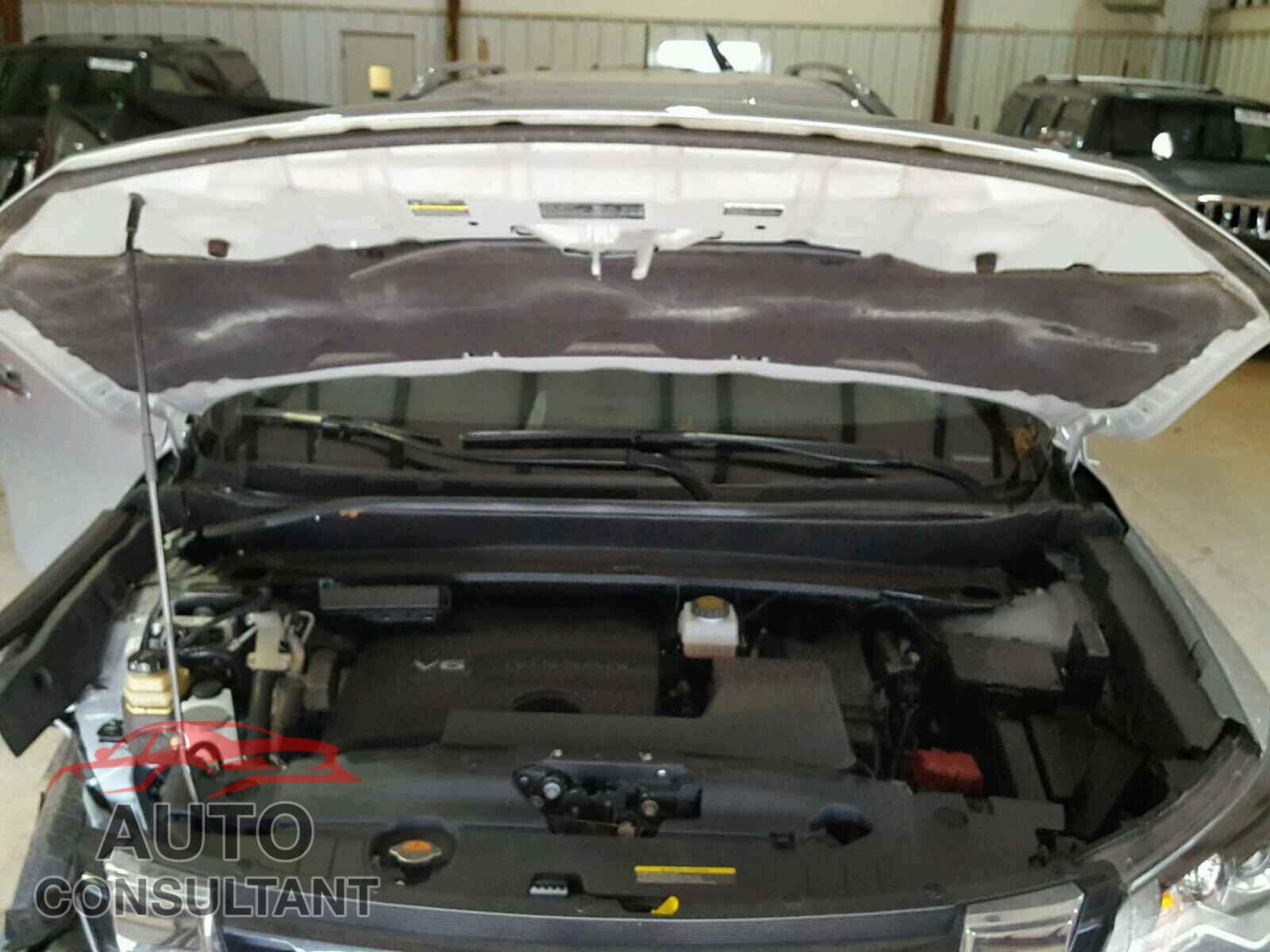 NISSAN PATHFINDER 2017 - 5N1DR2MN9HC666420