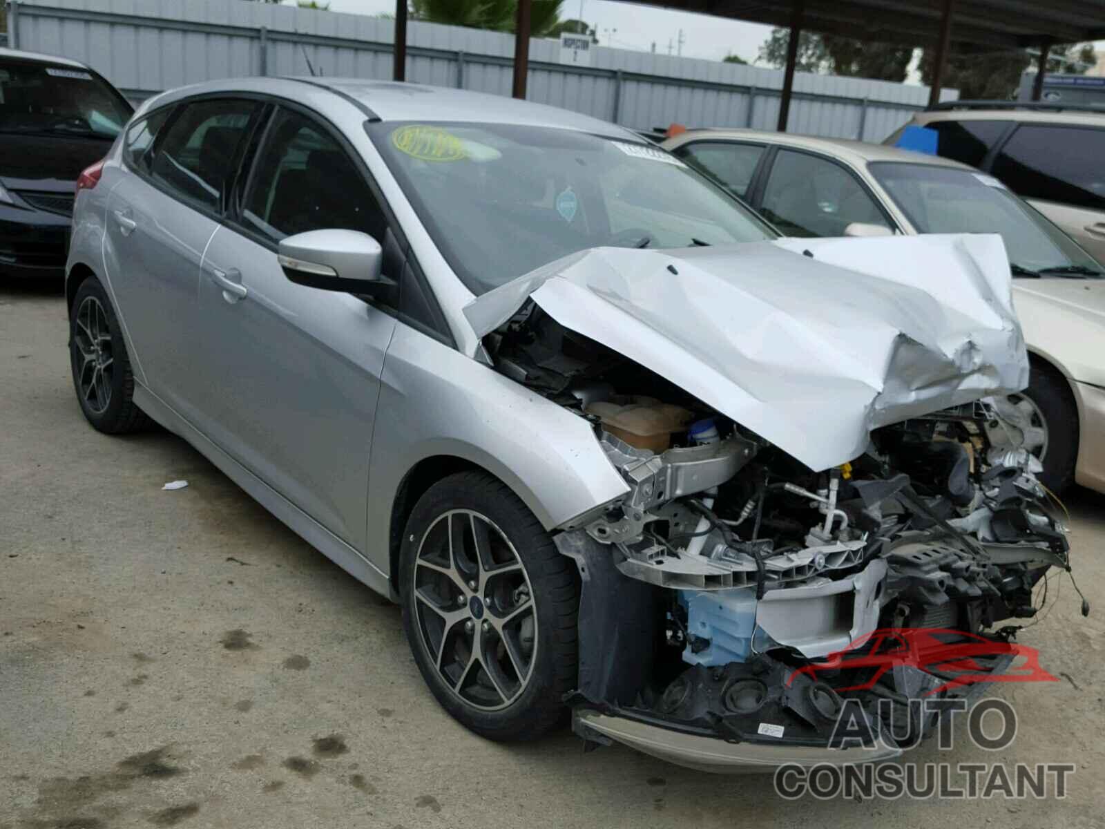 FORD FOCUS 2015 - 1FADP3K29FL249018