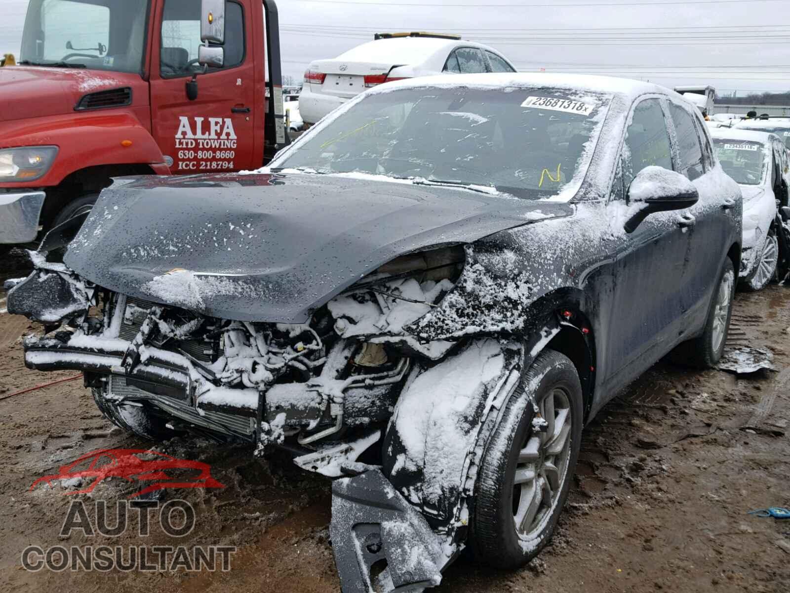PORSCHE CAYENNE 2016 - WP1AA2A27GKA38383