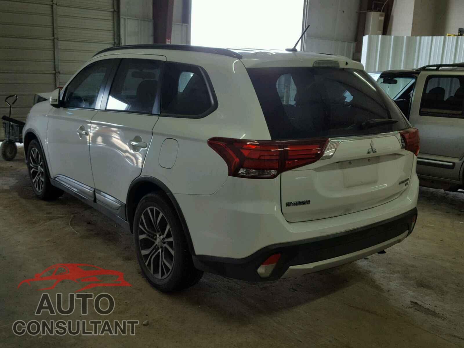 MITSUBISHI OUTLANDER 2016 - JA4AD3A39GZ016331