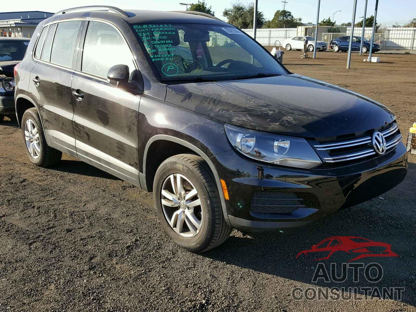 VOLKSWAGEN TIGUAN 2017 - WVGAV7AX2HK015136