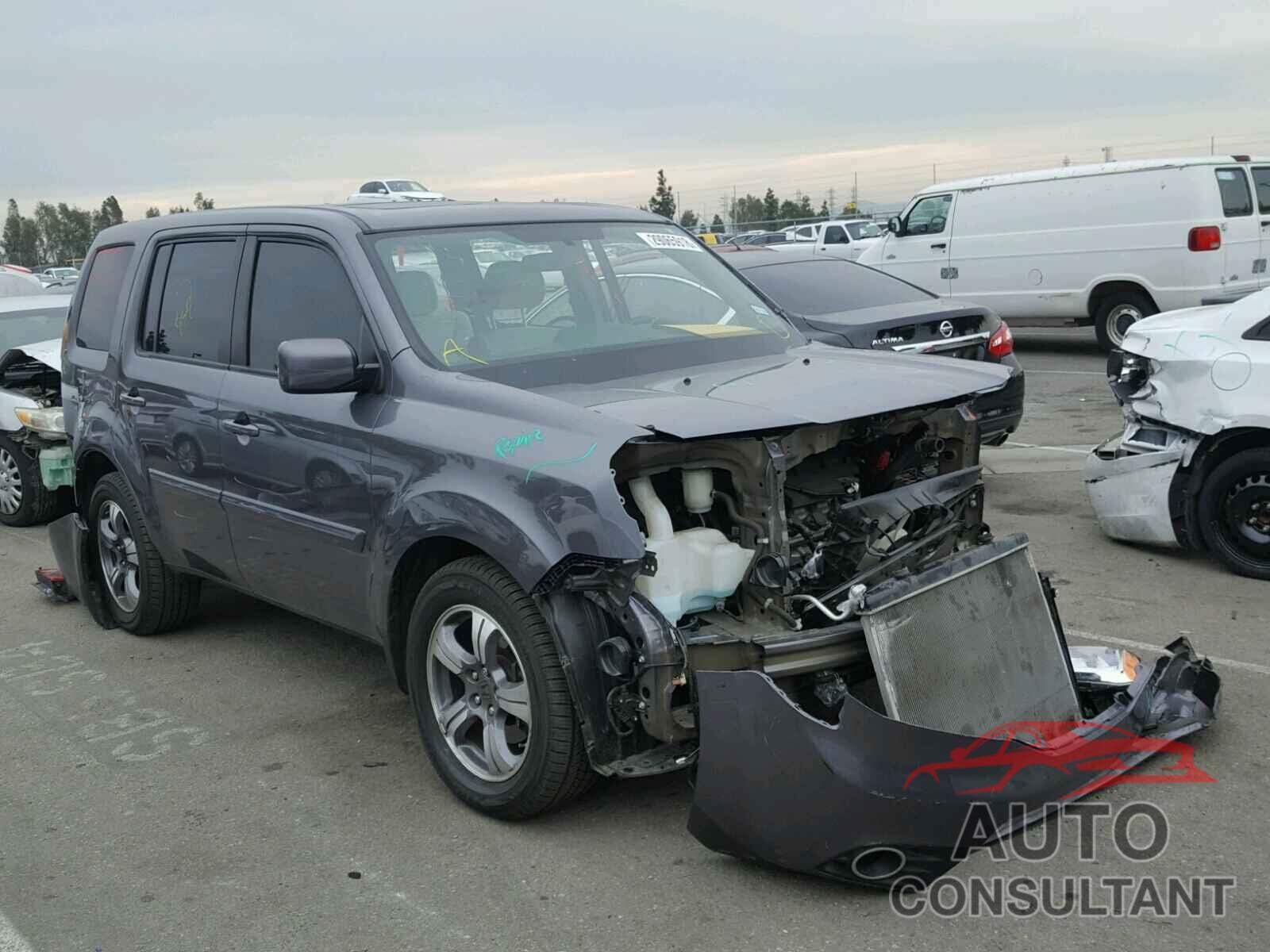 HONDA PILOT 2015 - 5FNYF4H3XFB076939