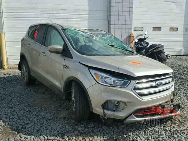 FORD ESCAPE 2017 - 1FMCU9G97HUC66707