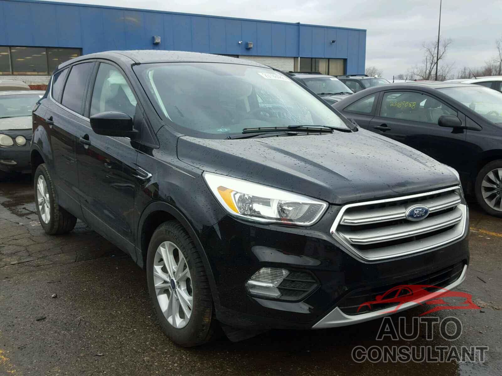 FORD ESCAPE 2017 - 1FMCU0GD4HUD58454