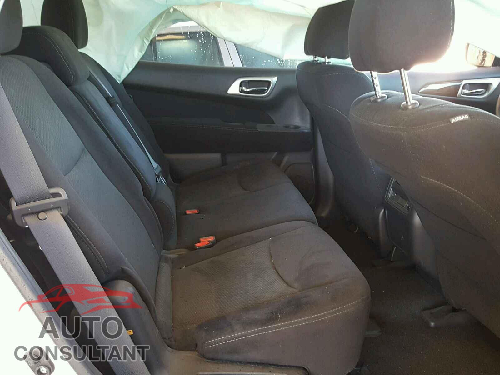 NISSAN PATHFINDER 2015 - 5N1AR2MN6FC600200