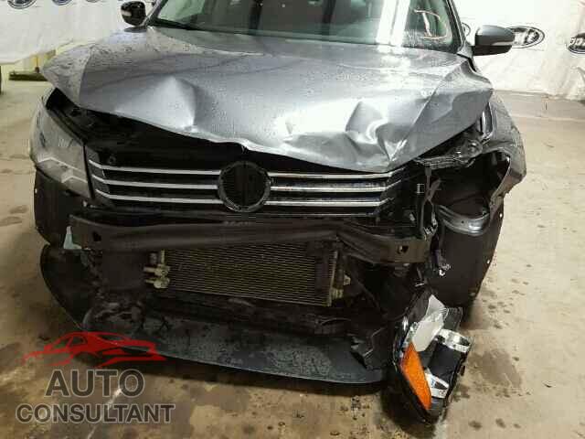 VOLKSWAGEN PASSAT 2015 - 1VWAS7A30FC010080