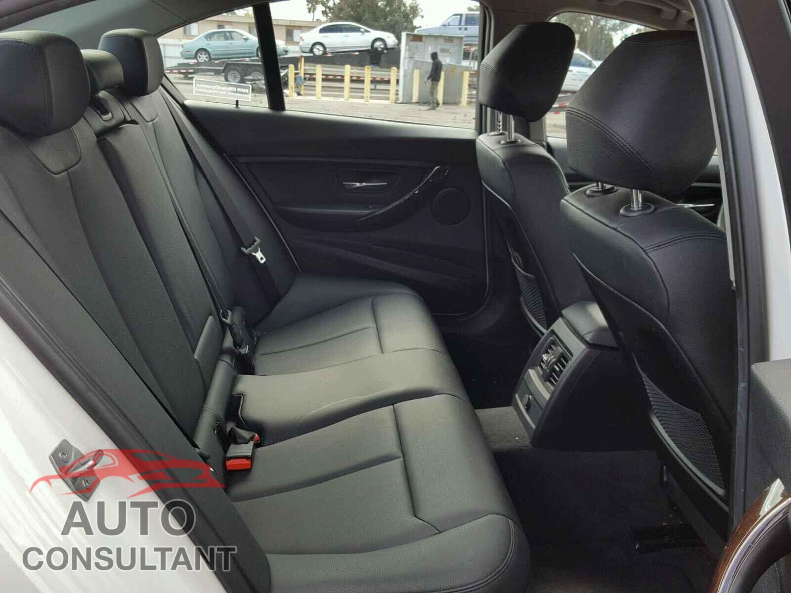 BMW 3 SERIES 2015 - WBA3C1C56FP116768