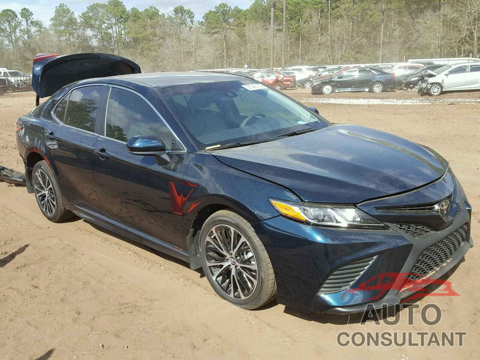 TOYOTA CAMRY 2018 - 4T1B11HK7JU572352