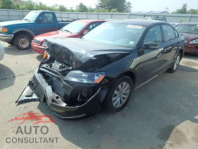 VOLKSWAGEN PASSAT 2015 - 1VWAT7A33FC019868