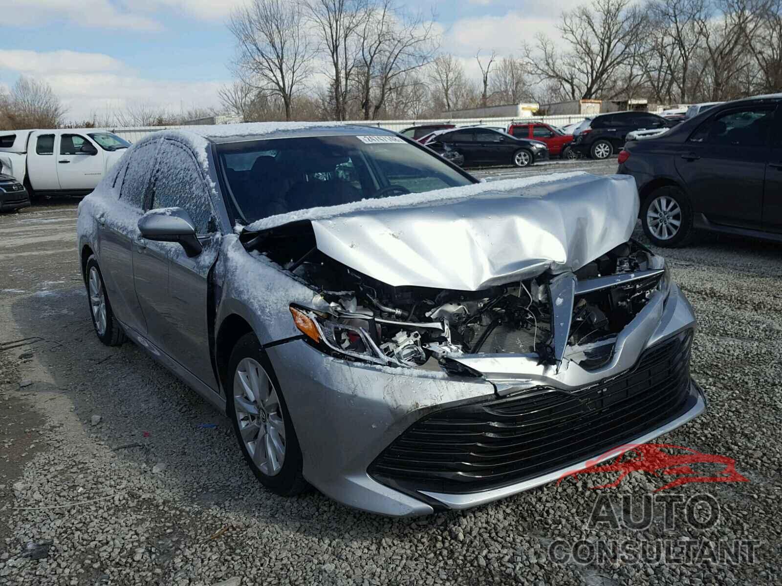 TOYOTA CAMRY 2018 - 4T1B11HK5JU520878