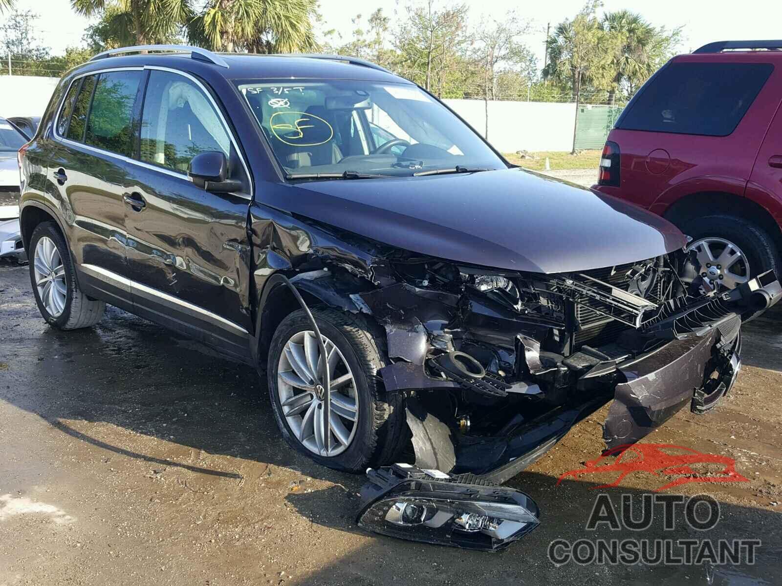 VOLKSWAGEN TIGUAN 2016 - WVGAV7AX5GW509952