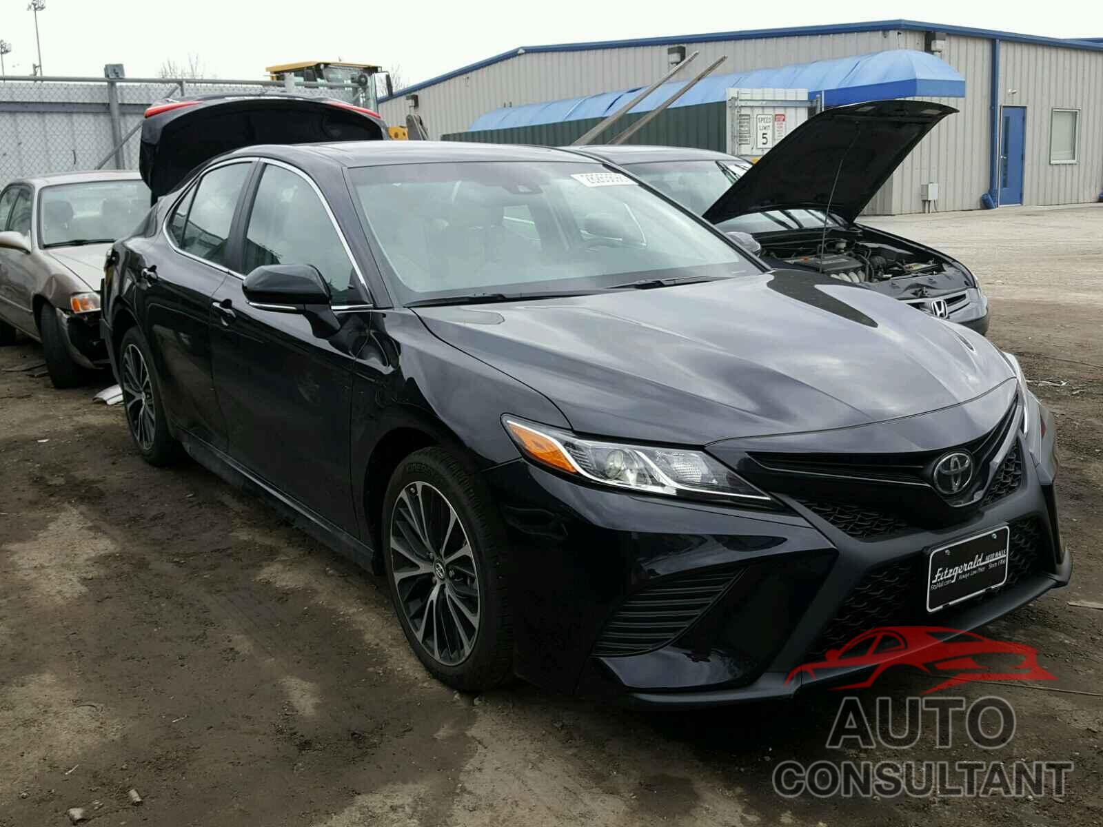 TOYOTA CAMRY 2018 - 4T1B11HK9JU560851