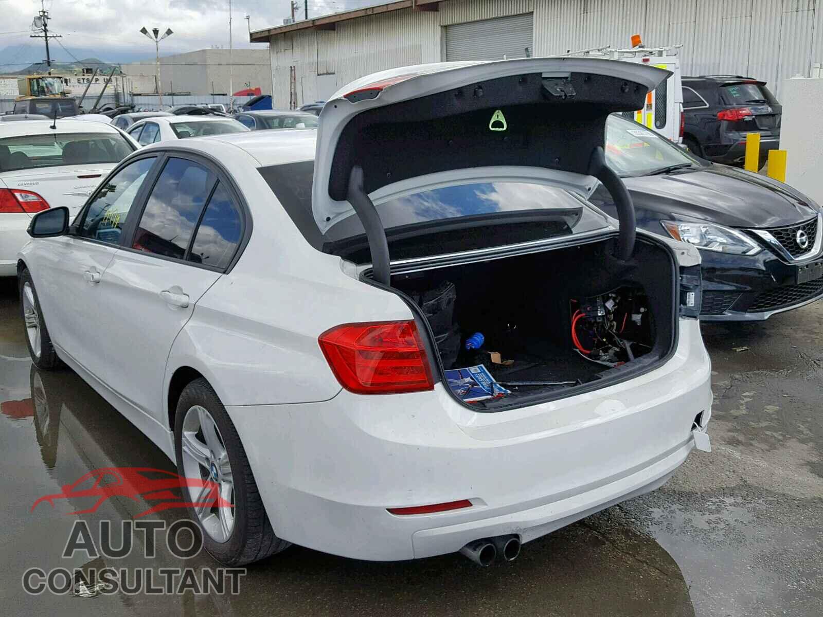BMW 3 SERIES 2013 - WBA3C1C52DF437144