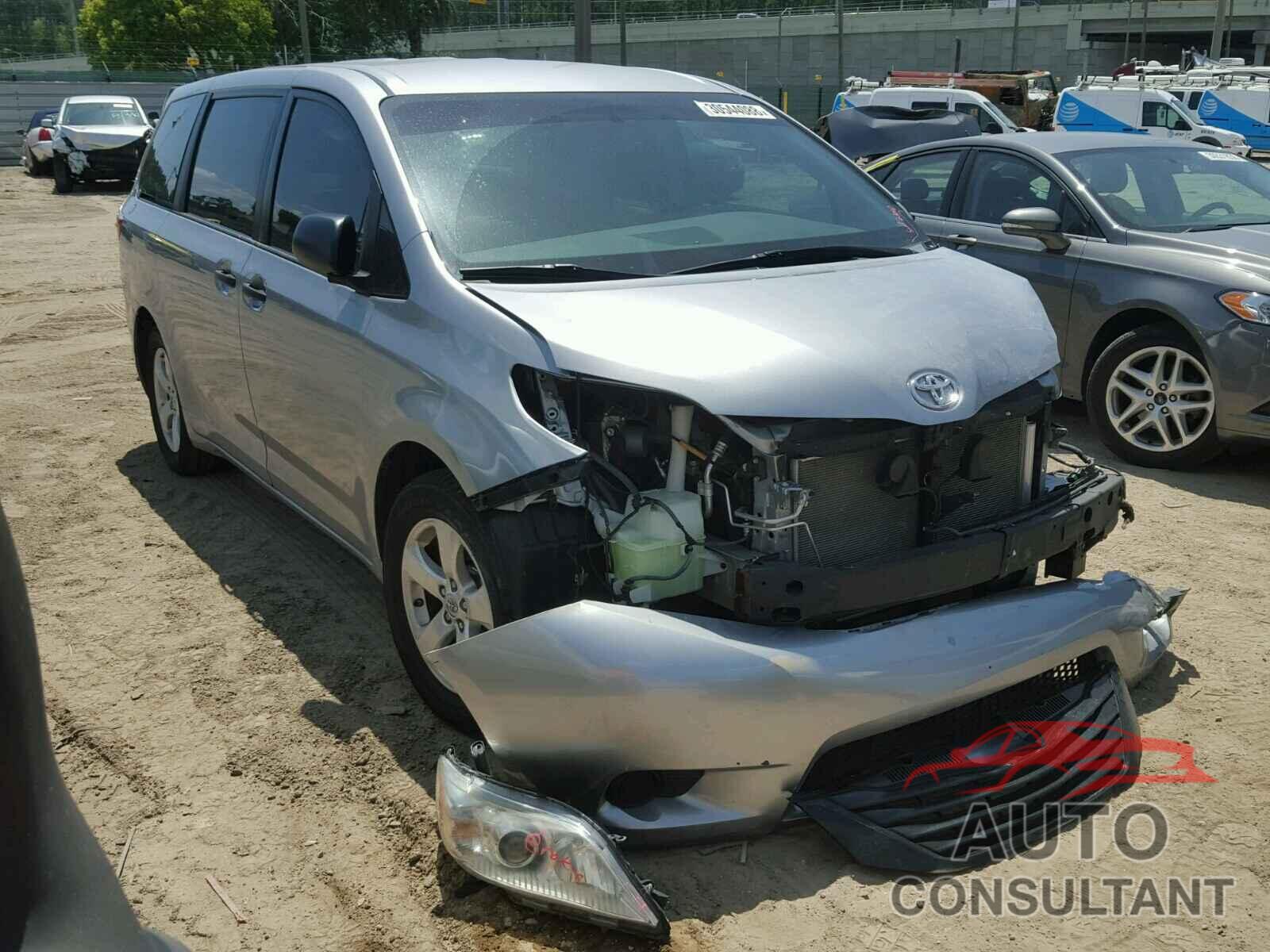 TOYOTA SIENNA 2015 - 5TDZK3DC2FS569557