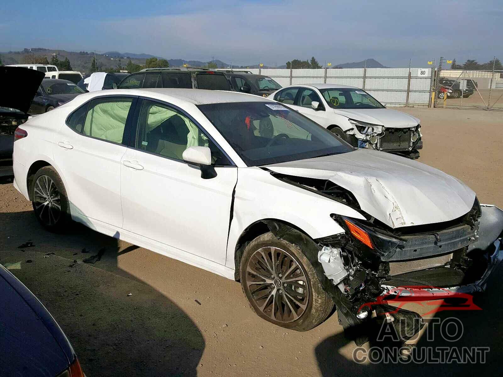 TOYOTA CAMRY 2018 - JTNB11HK7J3040959