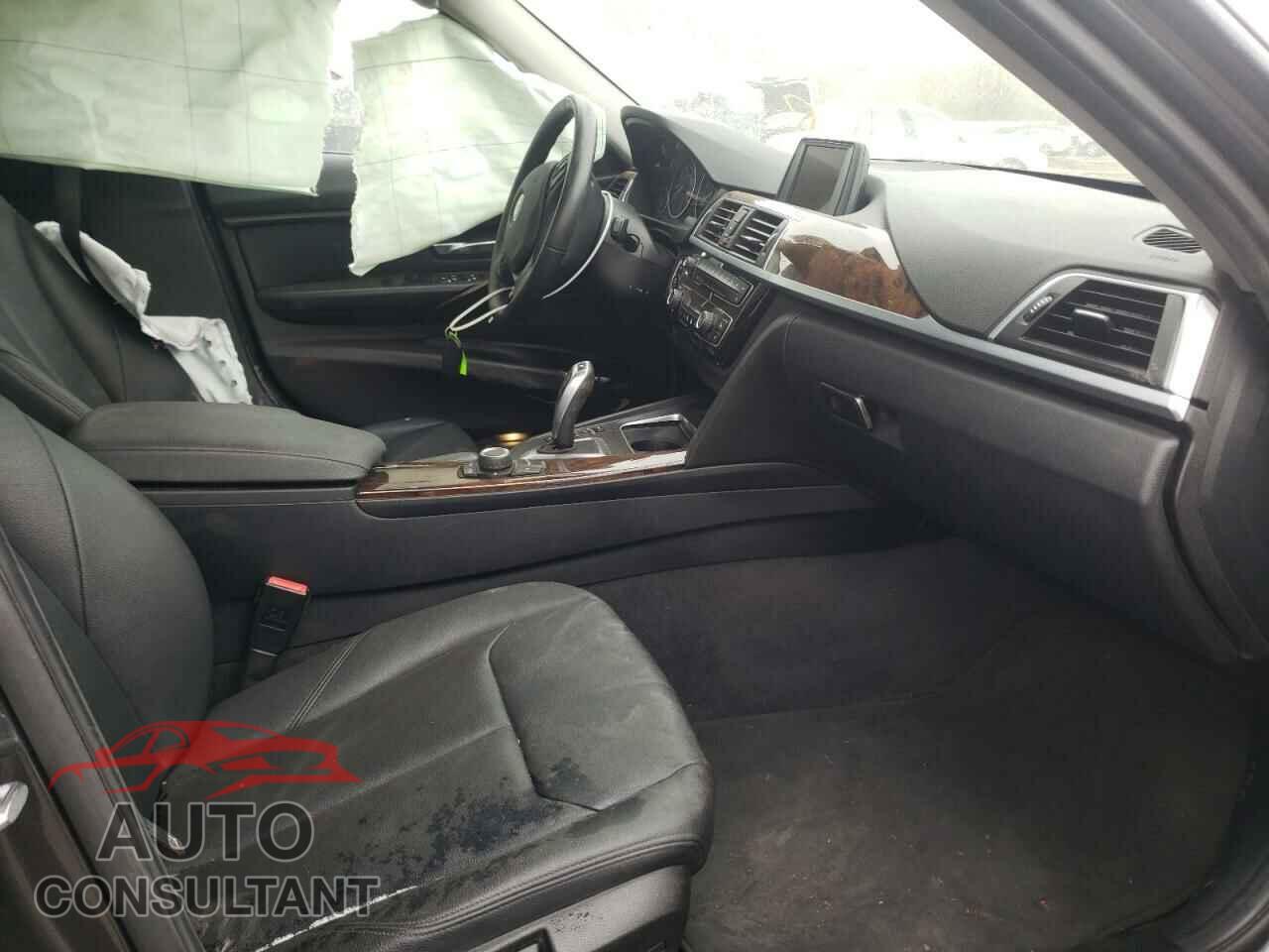 BMW 3 SERIES 2016 - WBA8A3C56GK551389