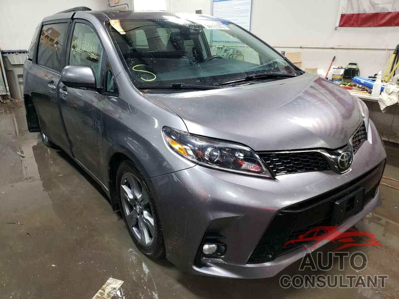 TOYOTA SIENNA 2018 - 5TDXZ3DC1JS918171