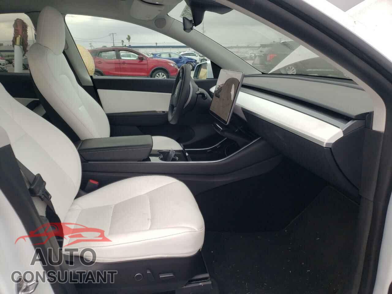 TESLA MODEL Y 2021 - 5YJYGDEE3MF075499
