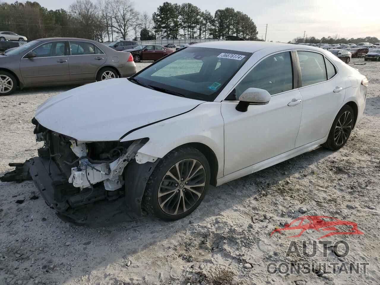 TOYOTA CAMRY 2018 - 4T1B11HK1JU133177