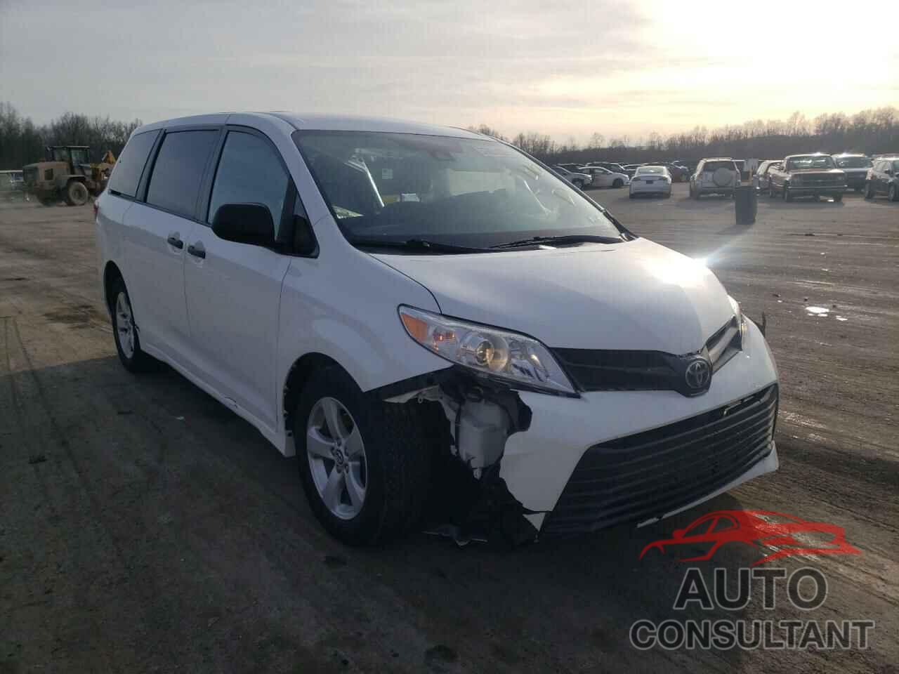 TOYOTA SIENNA 2019 - 5TDZZ3DC5KS001888