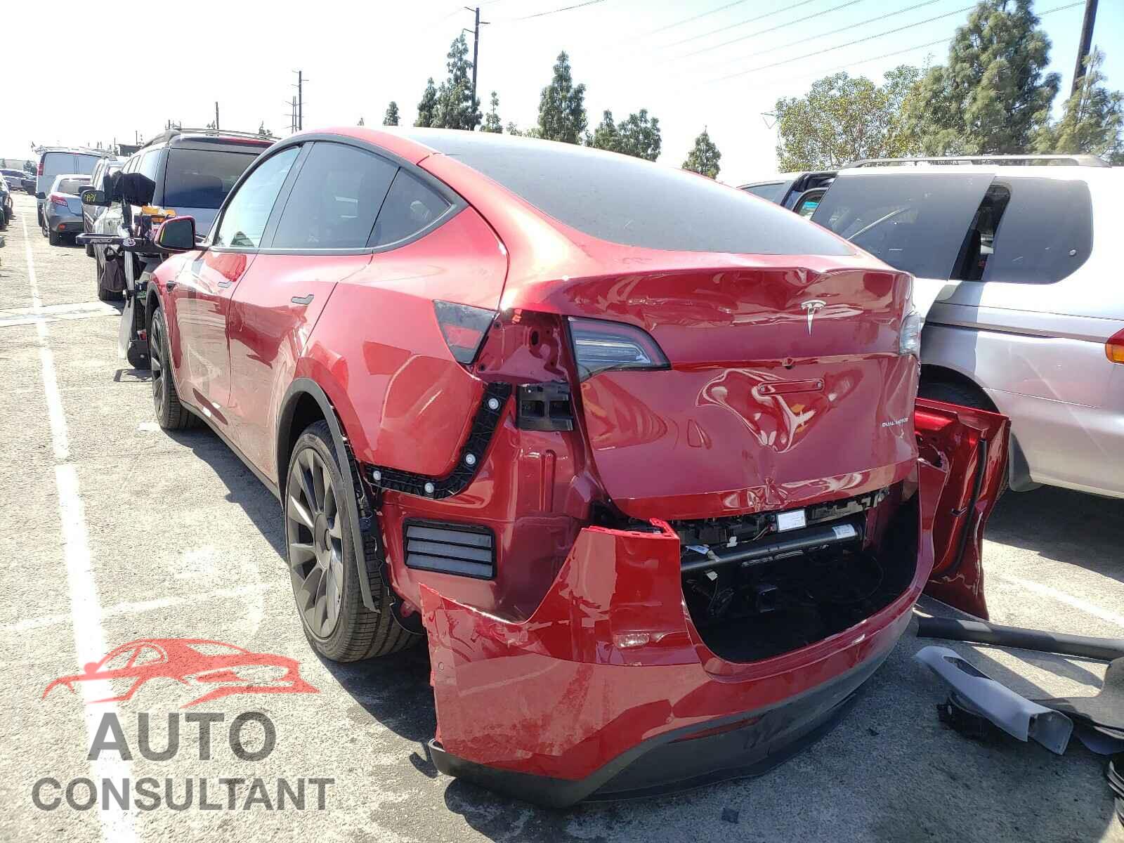 TESLA MODEL Y 2021 - 5YJYGDEE5MF143382
