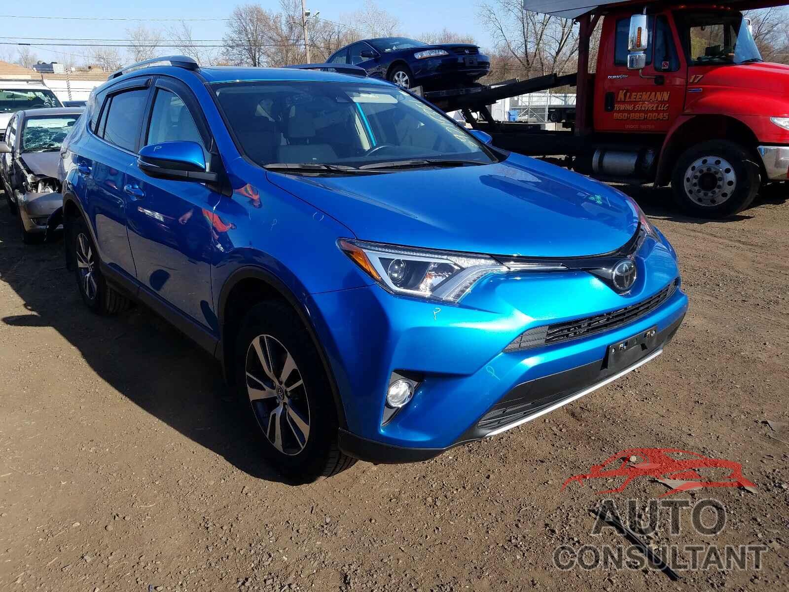 TOYOTA RAV4 2018 - JTMRFREV6JD247841