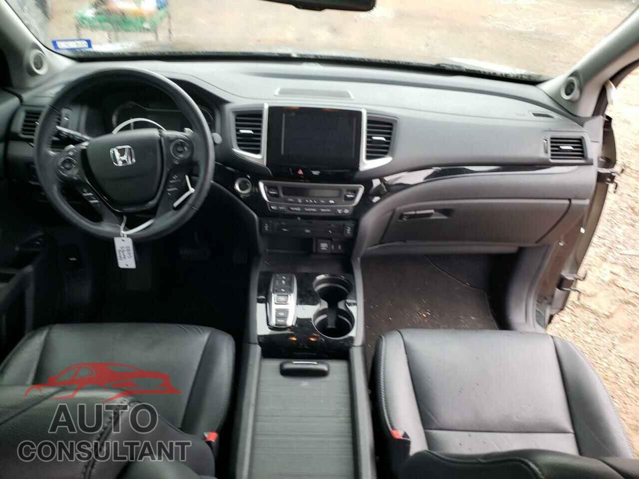 HONDA PILOT 2017 - 5FNYF6H93HB104597