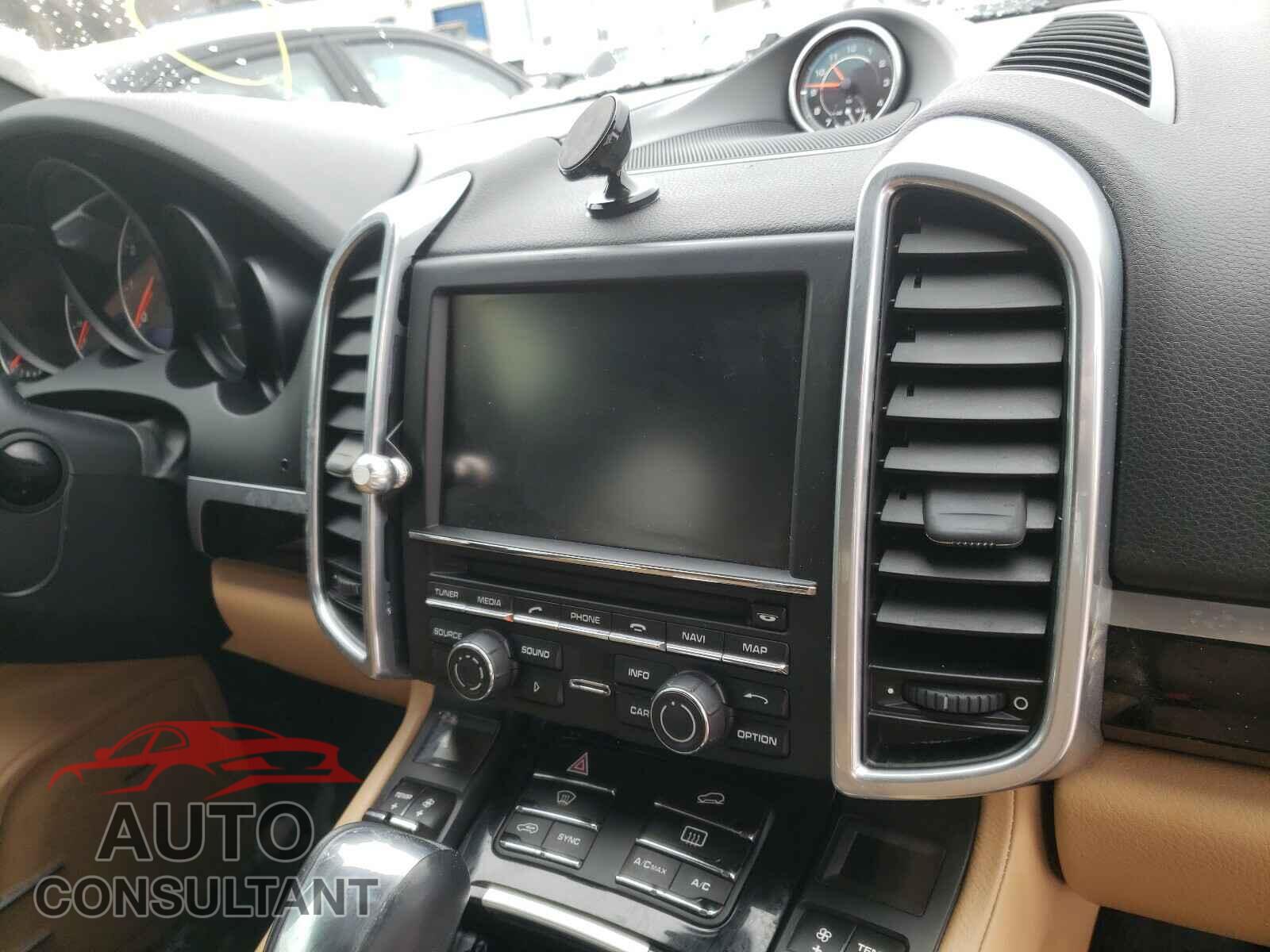 PORSCHE CAYENNE 2016 - WP1AA2A20GLA03887