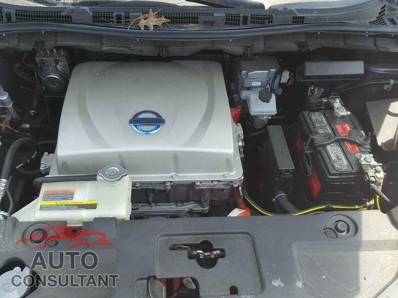 NISSAN LEAF 2015 - 1N4AZ0CP4FC307574