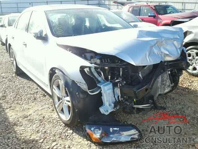VOLKSWAGEN PASSAT 2015 - 1VWCV7A30FC068884