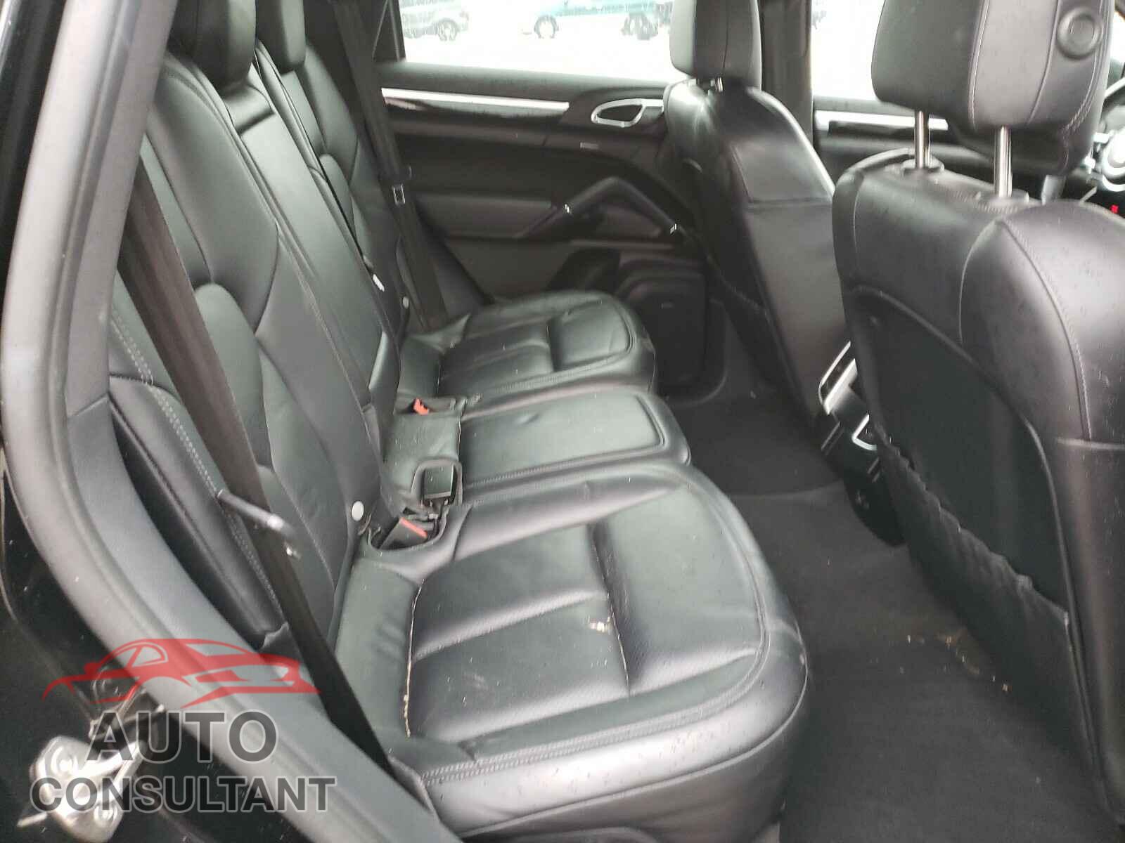 PORSCHE CAYENNE 2016 - WP1AF2A20GKA45595