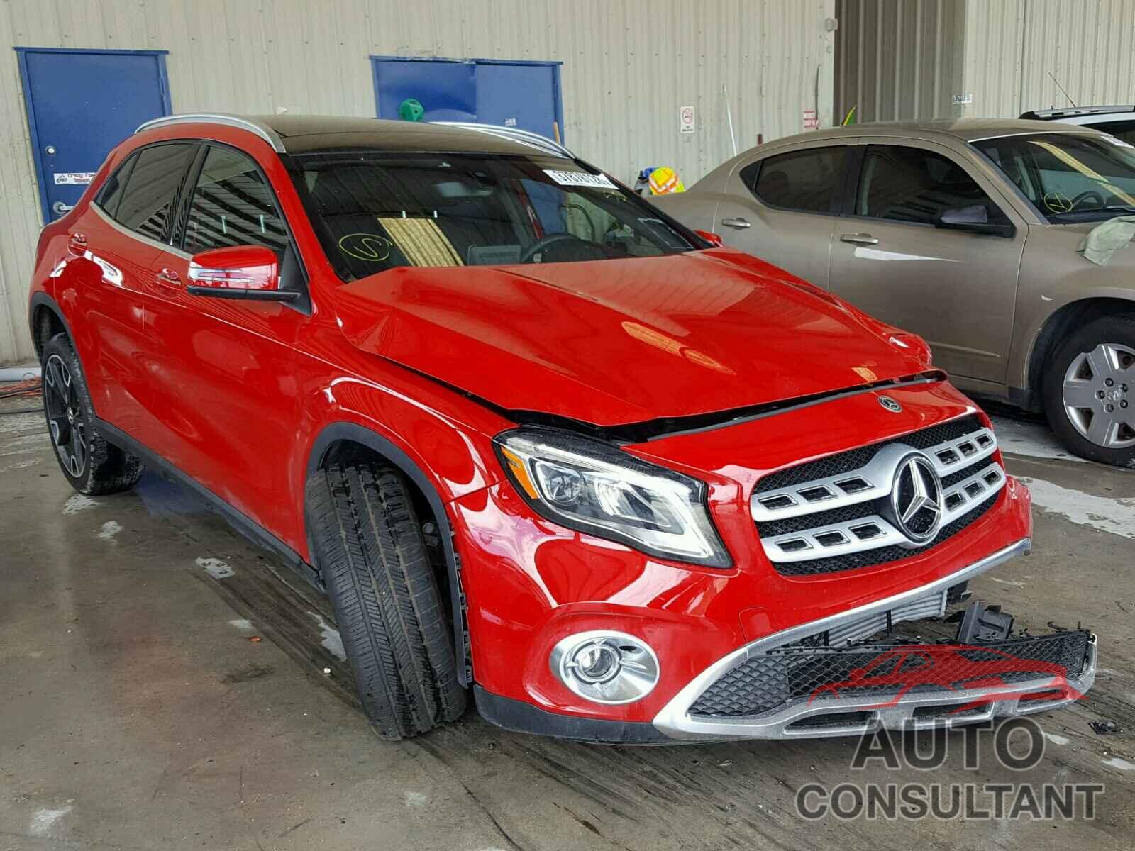 MERCEDES-BENZ GLA250 2018 - WDCTG4EB7JJ486581