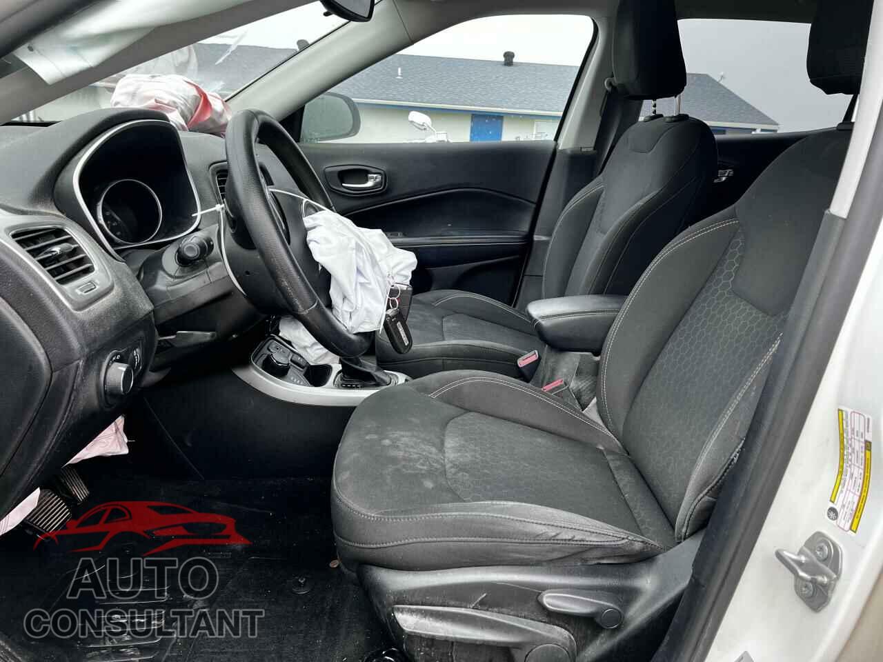 JEEP COMPASS 2017 - 3C4NJDAB0HT645692