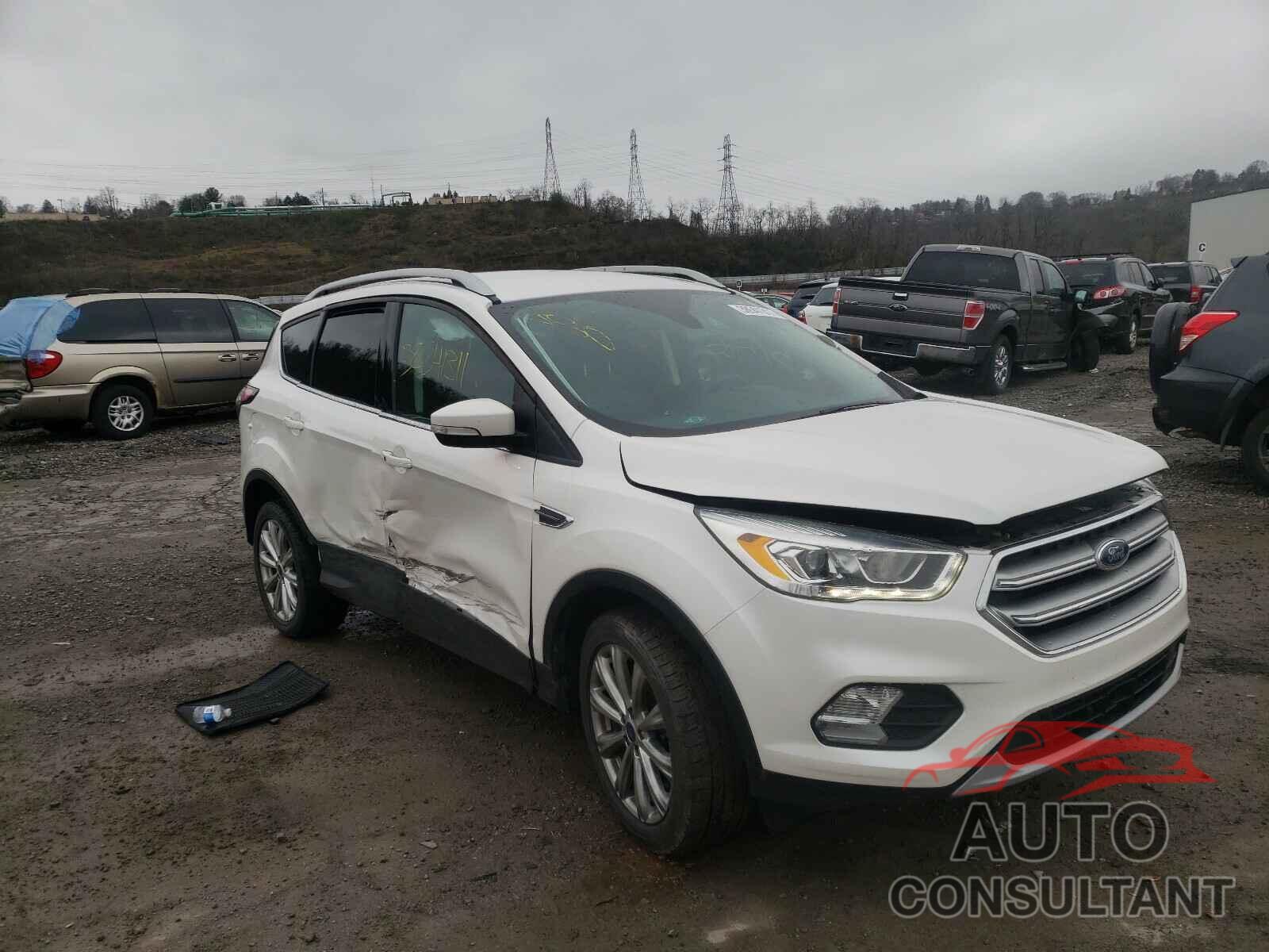 FORD ESCAPE 2017 - 1FMCU9JD3HUE67193