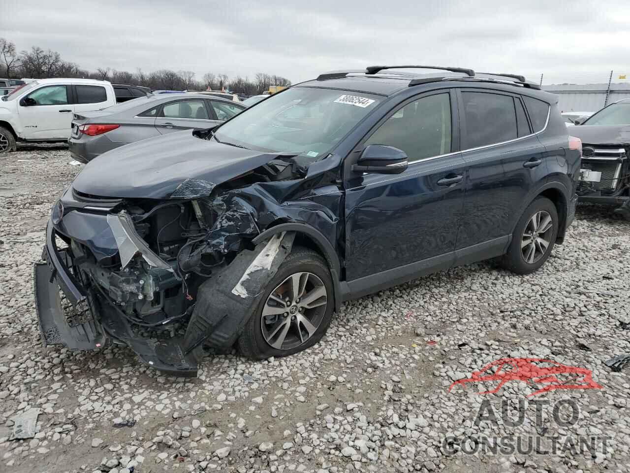 TOYOTA RAV4 2018 - JTMRFREV7JJ182421