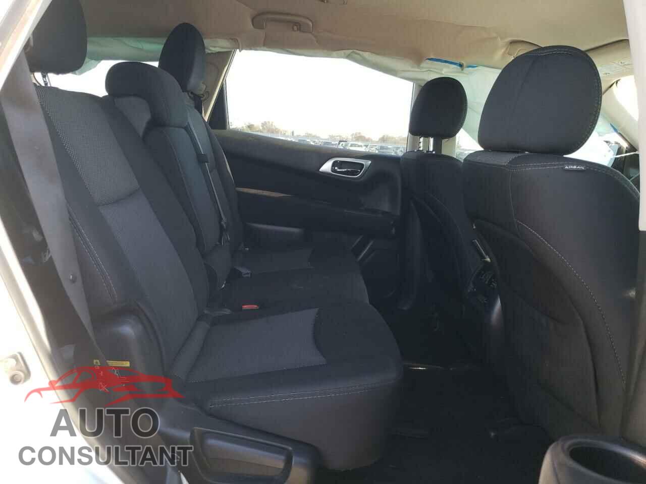NISSAN PATHFINDER 2017 - 5N1DR2MN7HC909688
