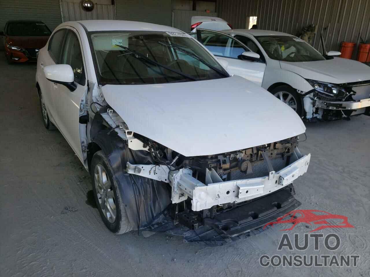 TOYOTA YARIS 2018 - 3MYDLBYVXJY329009